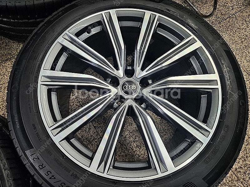 [판매] 아우디 Q8 55TDI 정품 21인치 휠타이어...--3