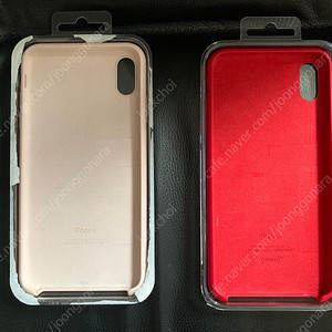 아이폰 xs max 정품 실리콘 케이스 2개 팝니다.