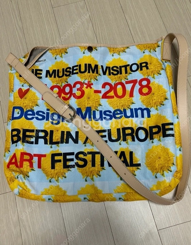 더뮤지엄비지터 가방 크로스백--0