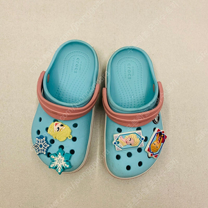 크록스c9 지비츠 포함