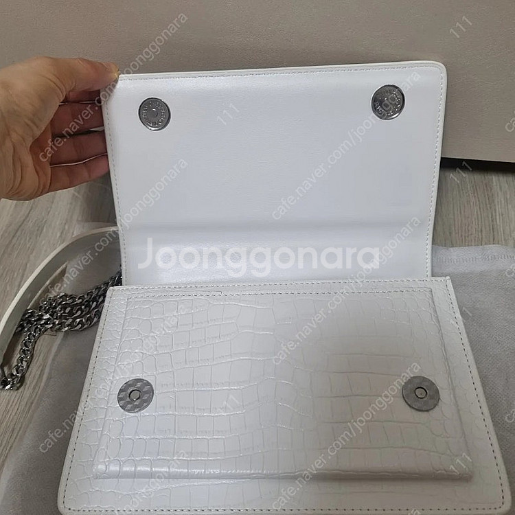 (할인) 새상품 입생로랑 은장 체인숄더백--3
