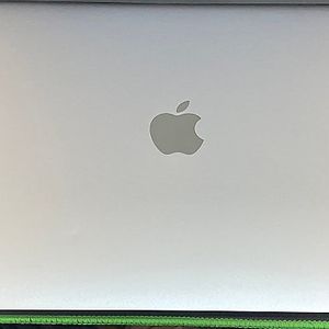 맥북에어13인치 2019 Ram8GB 128GB 상태좋은 중고25만팝니다.
