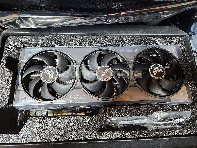 Asus TUF Gaming RTX 5090 OC 에디...--1