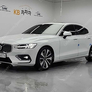 볼보 S60중고 (3세대) B5 인스트립션 2023년 2만킬로 여성분!! 남성분!! 모두 좋아하는 볼보 S60 중고를 저렴한 가격으로 이용해보세요!!!