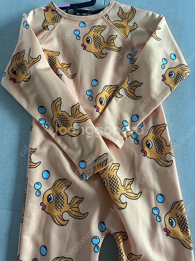휴고러브스티키 래쉬가드 4t 45000원--2