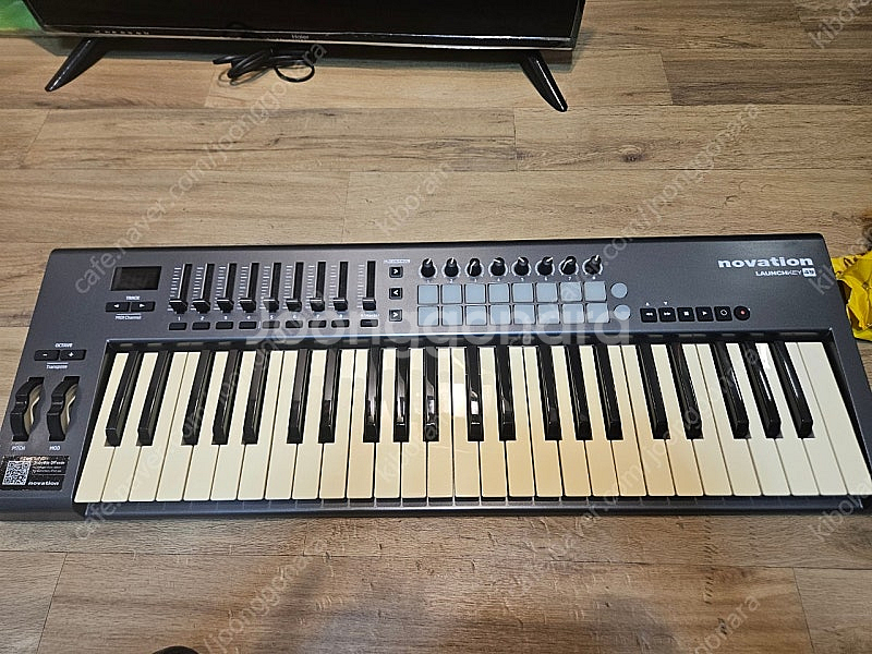 novation launchkey49 미디건반--0