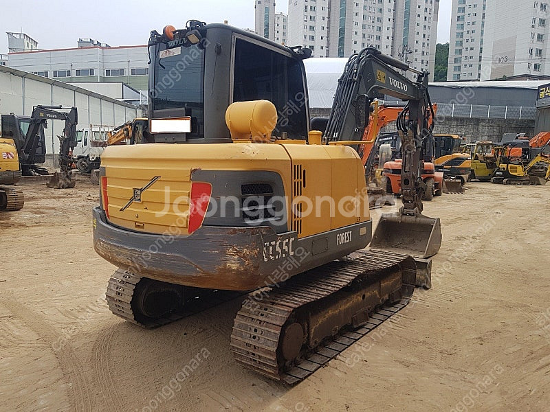 02굴삭기 볼보EC55C (집게장착) 2012년 상태A급 팝니다.--0