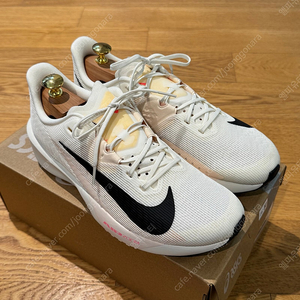 나이키 에어 줌 라이벌 플라이 4 세일 페일 아이보리 275mm