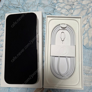 아이폰 16 프로 256GB 네츄럴 티타늄 팝니다(유심기변,에케플양도가능)