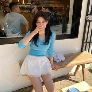 (새제품) 베르니 마켓 멜로우 랩 니트 블루