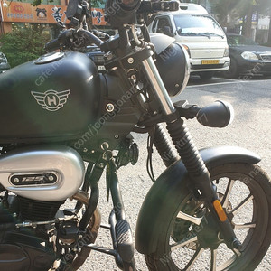 베네트 125 (BENNET125) 23년식 859KM 탄 상태 좋은 매물 판매합니다. 기본용품 다같이 드려요.