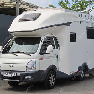 캠핑카 중고 포터2 흰색 2018년식 14,106km 기본형 광이 번쩍번쩍