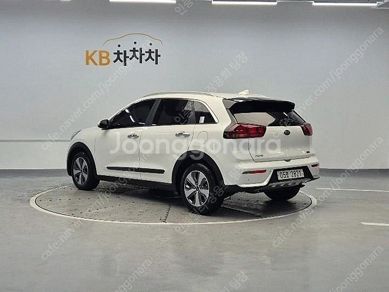 기아 니로 중고 니로 하이브리드 중고차 흰색 2018년...--3