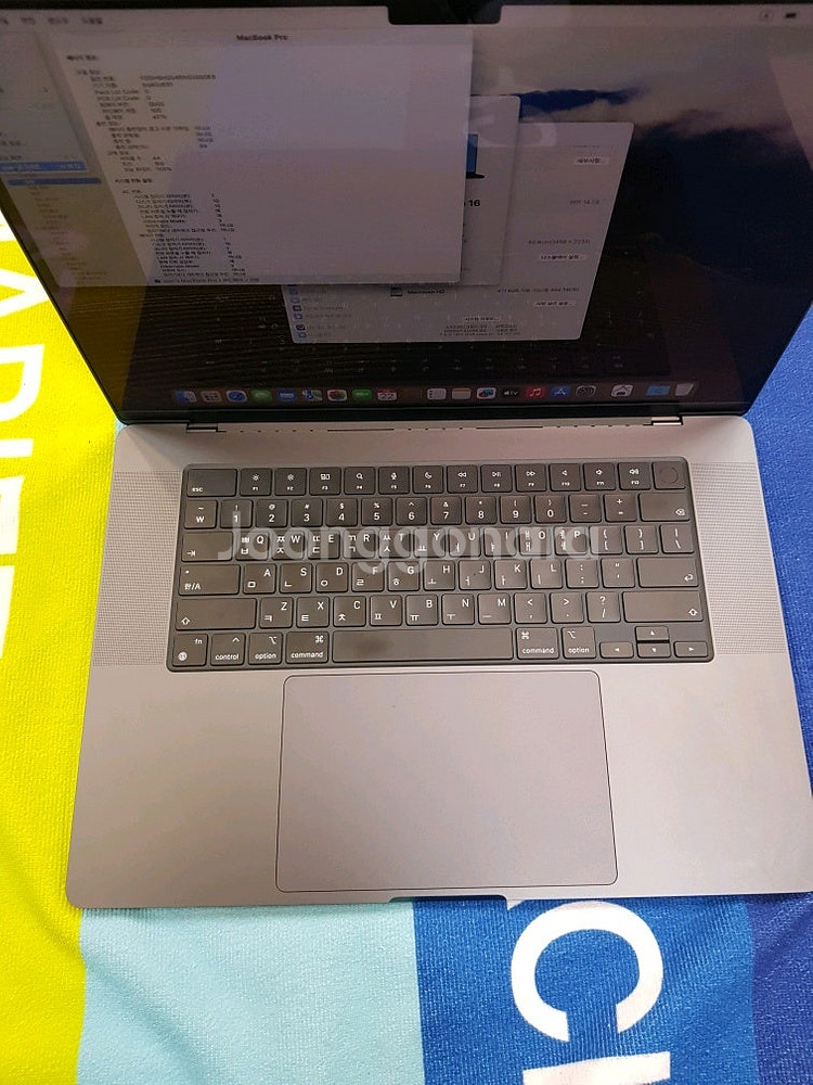 맥북프로 16인치 m3pro 12/18코어 36램 ss...--3