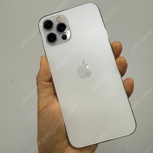 I Phone아이폰12프로 화이트 128기가 28만 판매합니다.