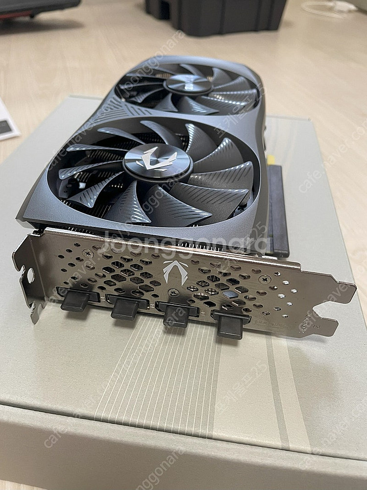 조텍 ZOTAC 4060ti 팝니다.--3
