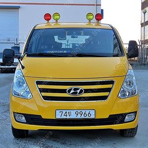 스타렉스 중고 그랜드 스타렉스 중고차 노란색 2017년식 72,987km 12인승 왜건 2WD 어린이보호차 CVX 럭셔리 법인차 구매가능