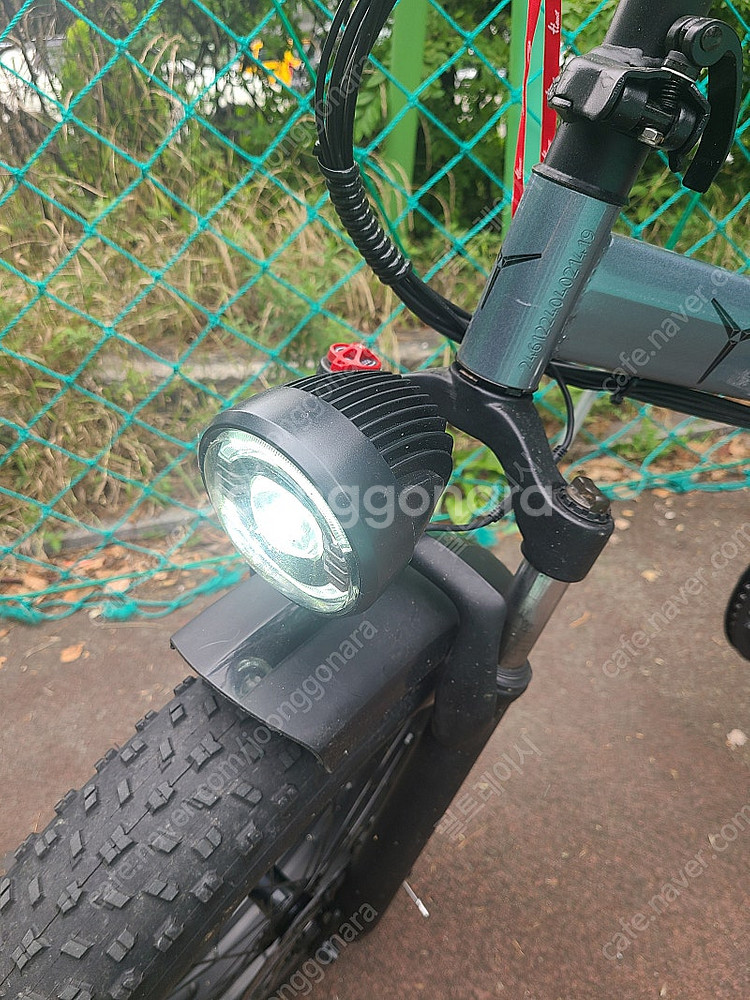 750키로밖에 안탄 자토바이타이어 Titan750 전기...--1