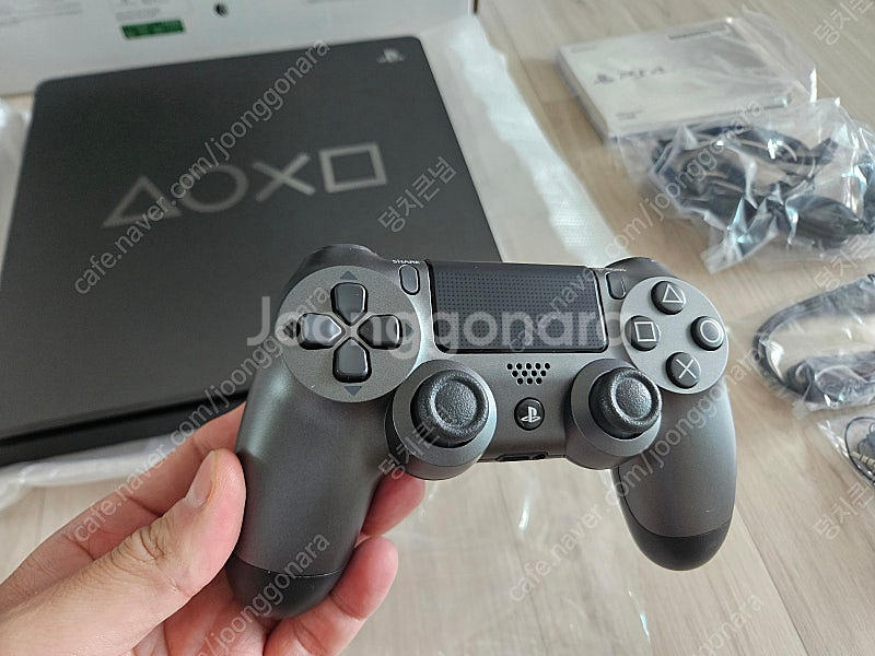 PS4 한정판 2019 데이즈오브플레이 1TB--3