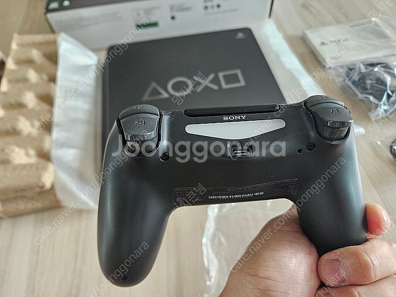 PS4 한정판 2019 데이즈오브플레이 1TB--4