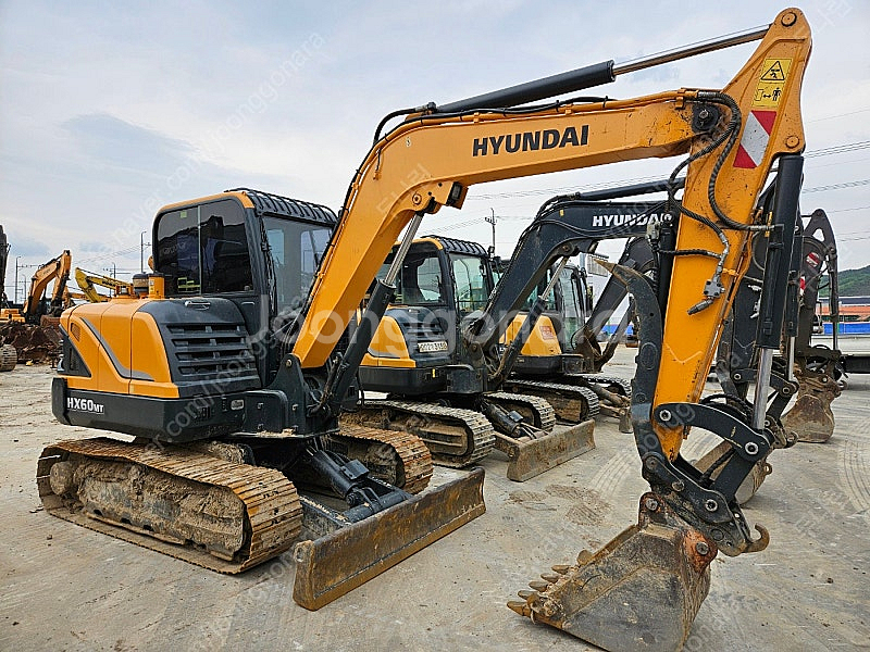 현대 HX60MT 2019년식 코끼리집게 회전라인 발판...--1