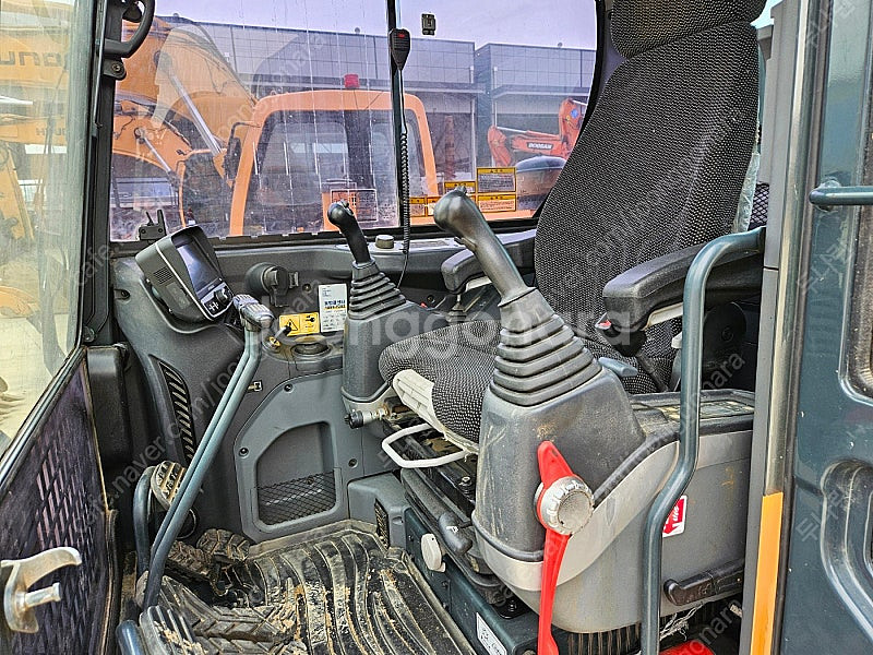현대 HX60MT 2019년식 코끼리집게 회전라인 발판...--9