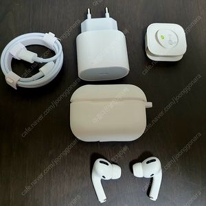 정품 애플 에어팟프로1세대 풀구성품, 악세사리 포함 12만에 팝니다.