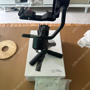 카메라 ZV-E10 + 단렌즈35mm + 짐벌 + 필터 일괄 판매합니다.