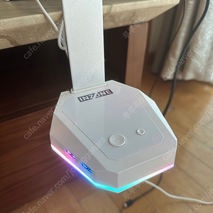 인존 헤드셋 거치대 팝니다