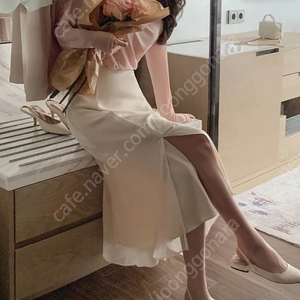 베니토 아이보리 슬릿 스커트