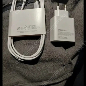 (새상품) 삼성정품 65W C타입 충전기 싸게 팔아요
