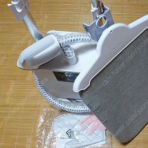한경희 스탠드 스팀다리미 HESI-D1600WT