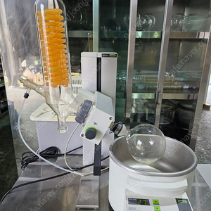 Rotary Evaporator 회전증발농축기 (Buchi R-3) / 워터베스, 아스피레이터 포함