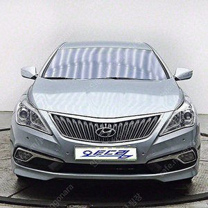 그랜저 중고 가격 중고 그랜저 은색 2016년식 87,652km HG300 PREMIUM 컬렉션 중고차 할부가능