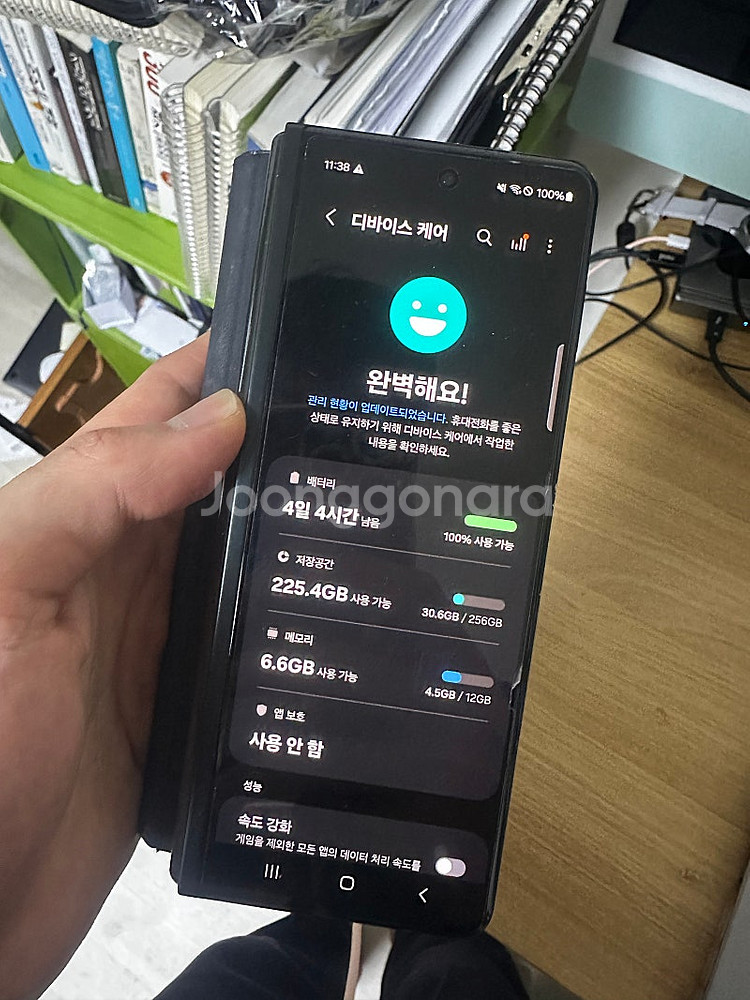 내부액정이 안 되는 폴드3 12만원에 판매합니다 (케이...--6