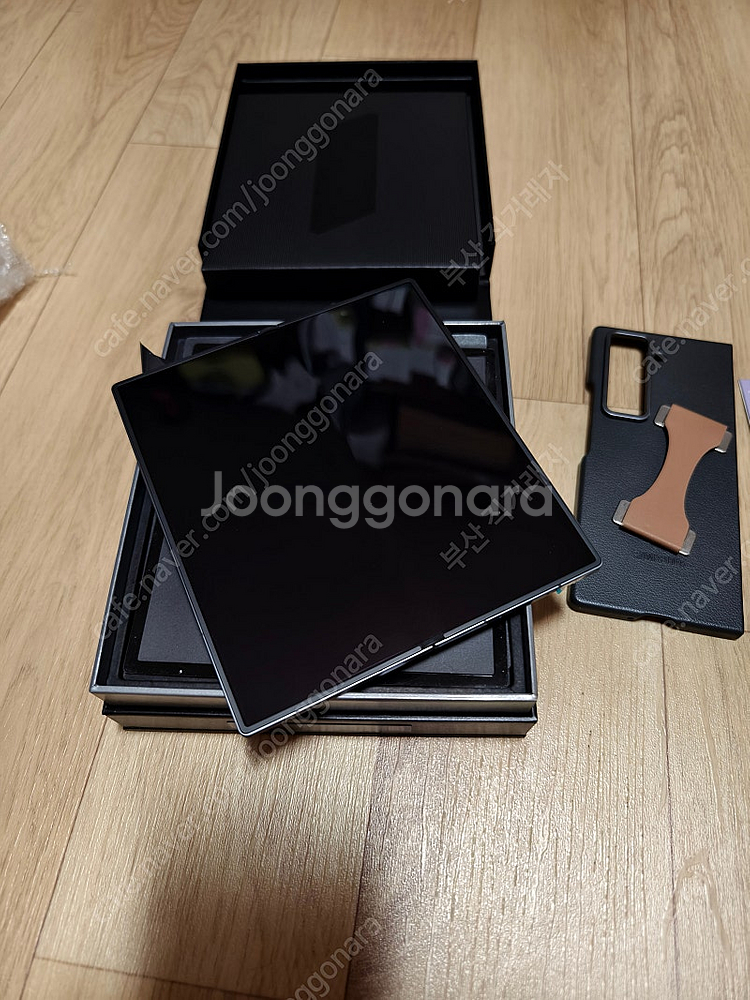 부산직 갤럭시 Z 폴드 SE 512GB 자급제--1