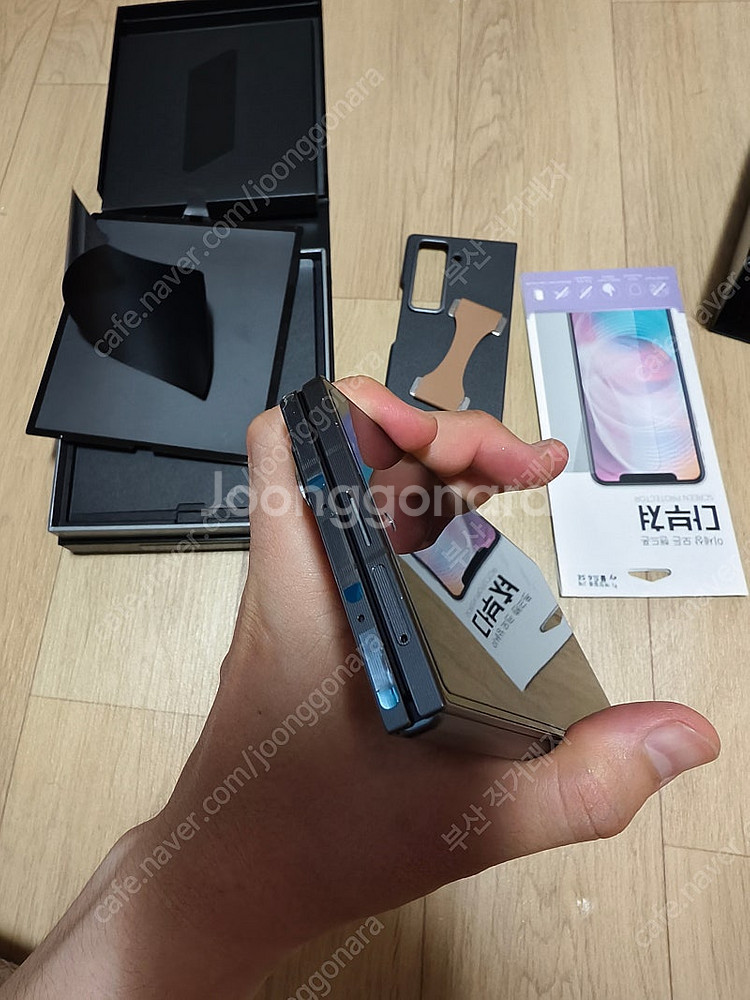 부산직 갤럭시 Z 폴드 SE 512GB 자급제--5