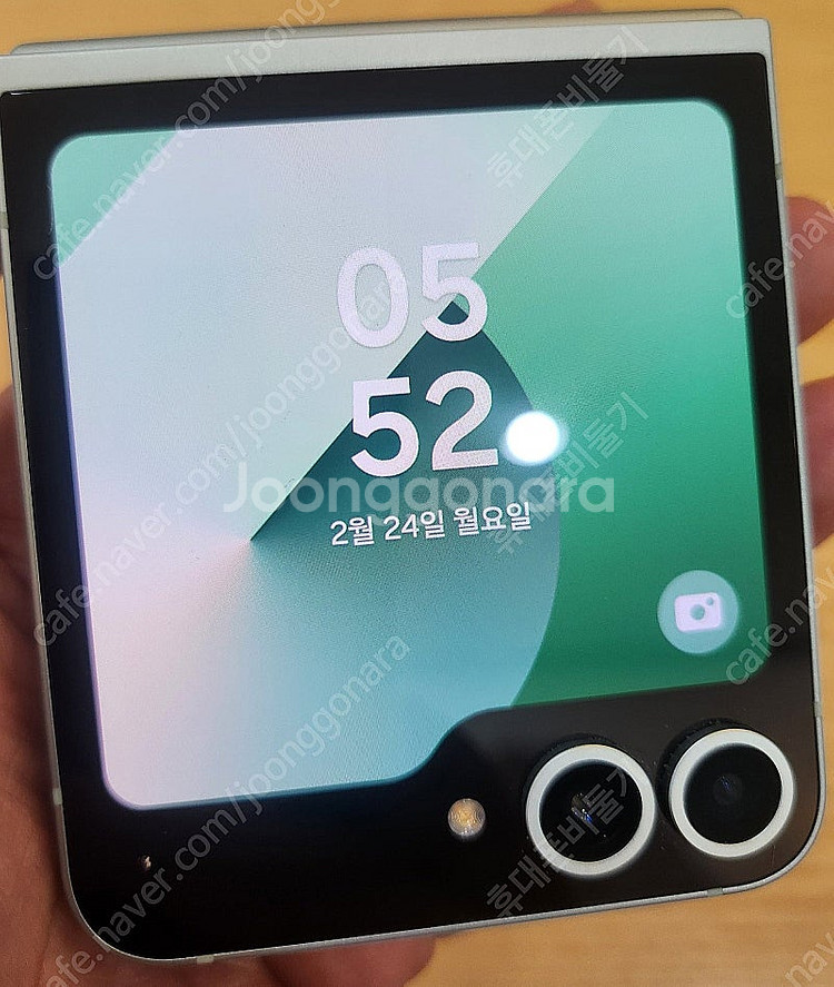 삼성 갤럭시 Z플립6 256기가 밑트컬러 기스하나없는 ...--2