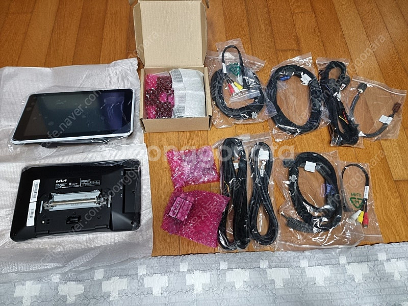 카니발KA4 태블릿 리어모니터 후석모니터 2개 45만냥...--2