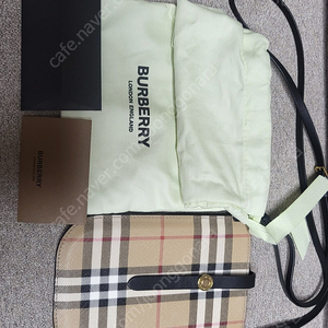 버버리 폰홀더/새컨디션