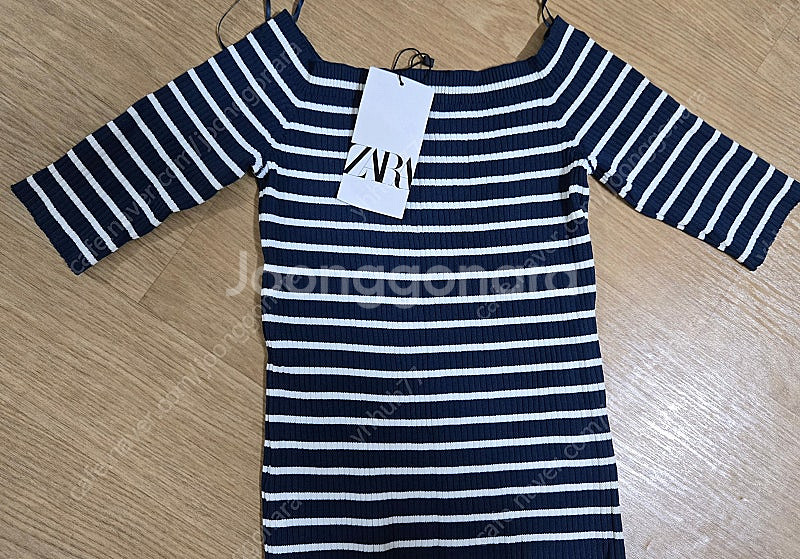 ZARA 크롭니트 M--0