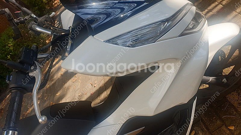 PCX 125 흰색 팝니다 (2020년식) // 가격조...--9