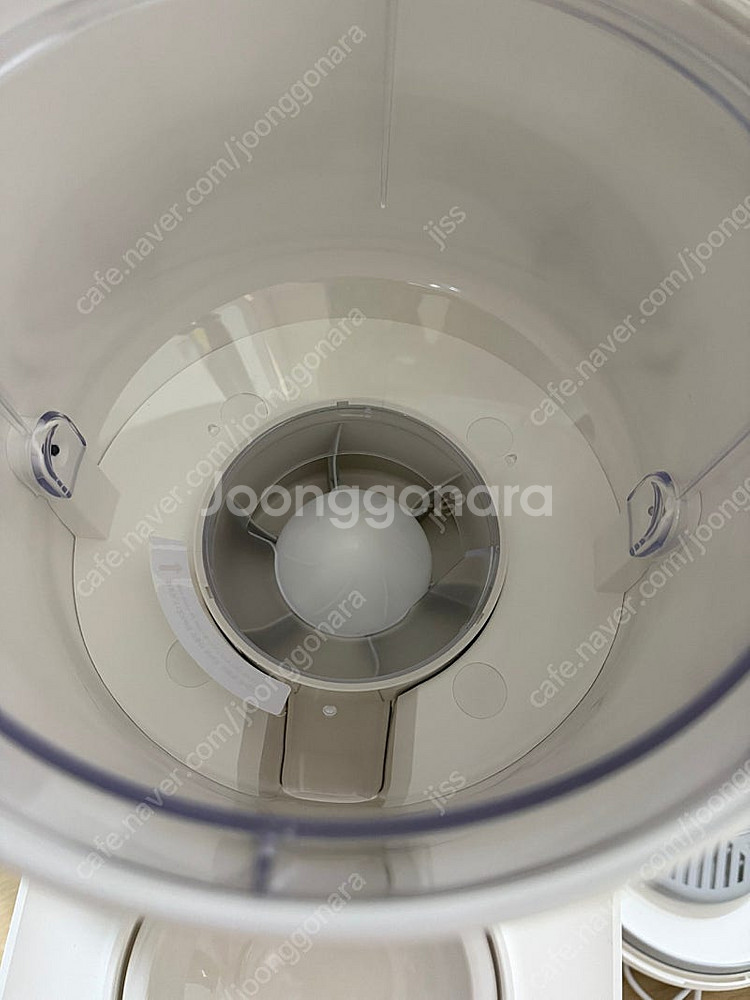 두잇 더 테이블 플러스 자동급식기 입니다.--4