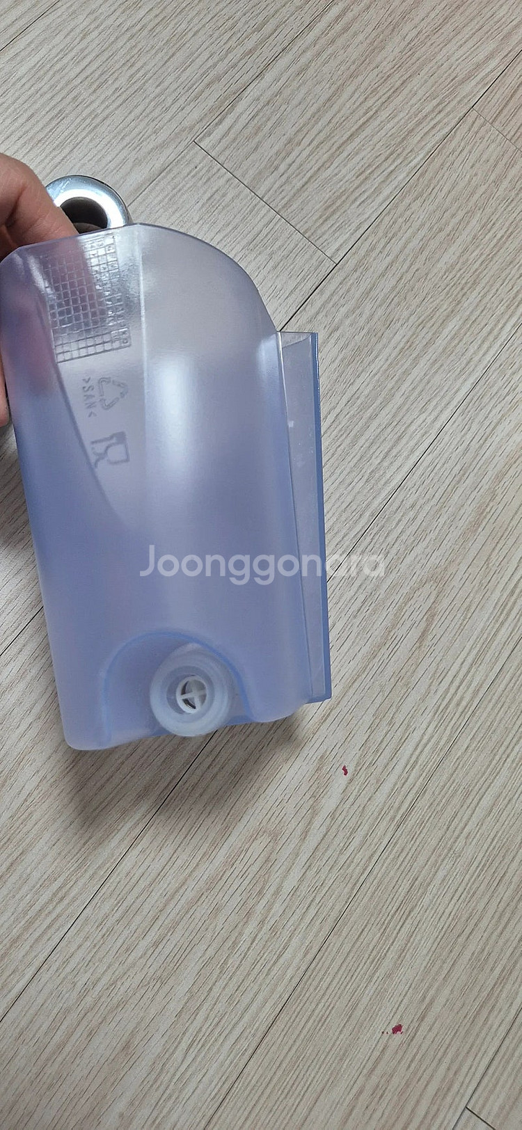 일리 X7.1 캡슐커피머신용. 물통.캡슐홀더 팝니다--2