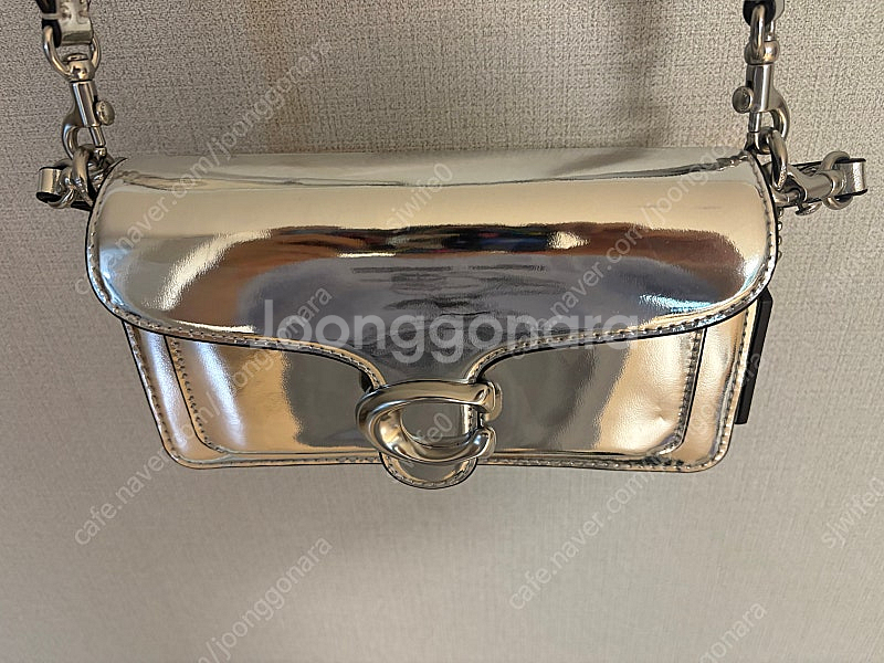 [새제품] 코치 테비 실버 백 백화점 구매가 80만원대--1