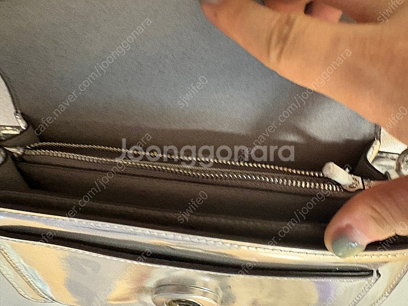 [새제품] 코치 테비 실버 백 백화점 구매가 80만원대--3
