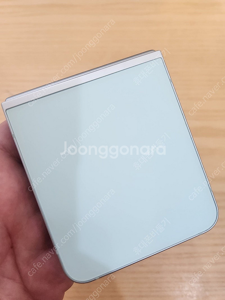 삼성 갤럭시 Z플립6 256기가 밑트컬러 기스하나없는 ...--9