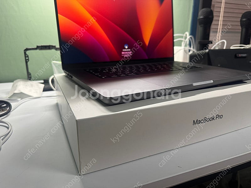 맥북프로 M1 Pro 16인치 96% a급 팝니다--2