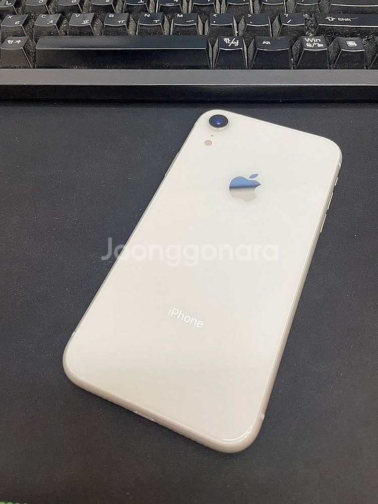아이폰XR 화이트 64GB 상태좋은 중고19만 팝니다.--0