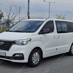 스타렉스 5밴 중고 더 뉴 그랜드 스타렉스 중고 흰색 2019년식 72,861km 2WD 밴 5인승 스마트 중고자동차